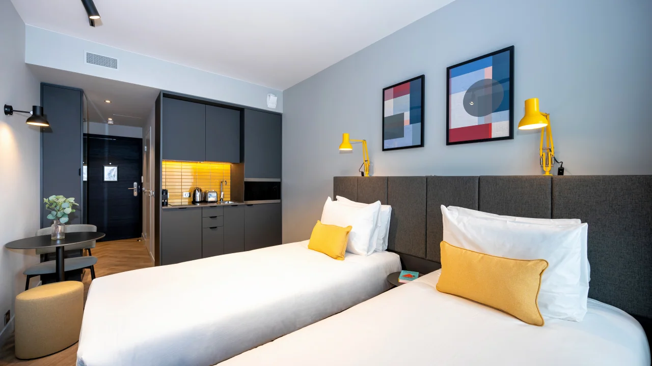 Staycity Aparthotels Paris La Defense